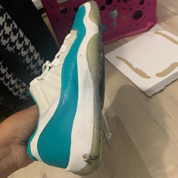 Jordan’s - Picture 3 of 6